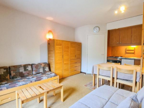 Studio agréable avec balcon sud, casier à ski et proche des pistes - FR-1-425-203